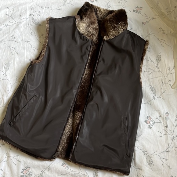 !SOLD! Soft Faux Fur Reversible Vest - Picture 3 of 6